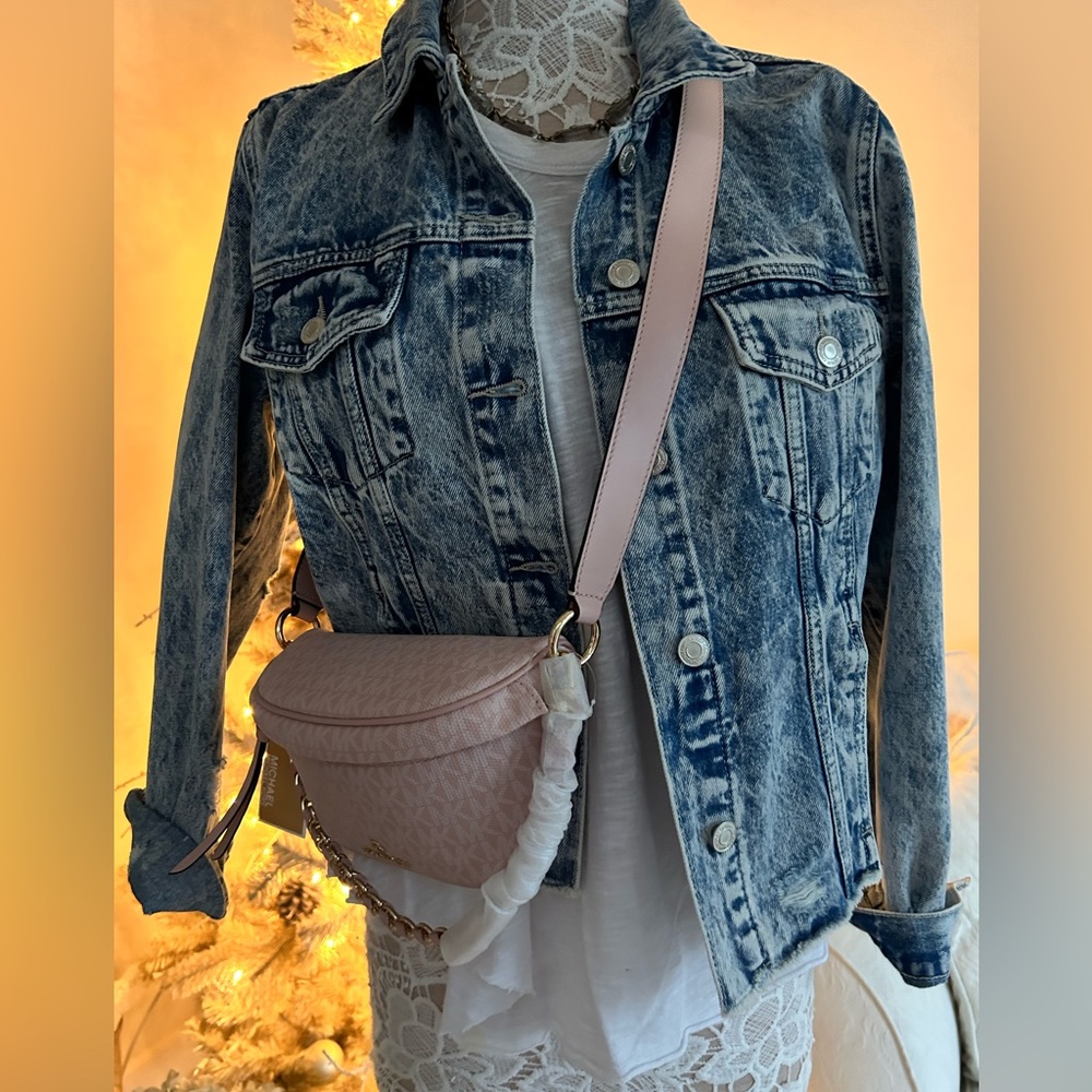 $258 Retail New! Michael Kors sling Messenger bag - Picture 12 of 16